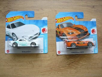 AUTÍČKA HOT WHEELS - 13