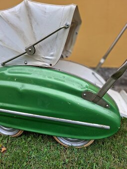 Starožitný kočárek pro panenky Helvetia - 13