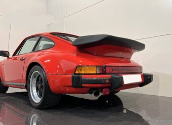 Porsche 911 SC z roku 1983 - 13