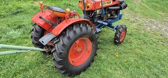 Traktor včetně vleku - 13