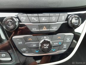 Chrysler Pacifica 3,6L kamera360,adapt.temp.auto parkování - 13