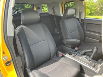 Toyota FJ Cruiser 2. majitel zakoupeno nové v EU - 13