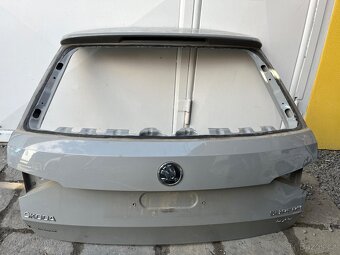 Superb 3 dveře,světla,nárazníky ,kapoty - 13