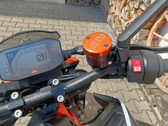 KTM DUKE 890 R - 13