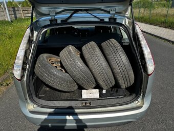 FORD FOCUS 1.6 - 13