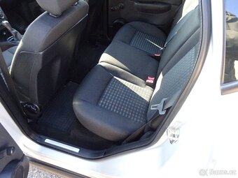 Mercedes Benz A 160 r.v.2011 manuál (servisní historie) - 13