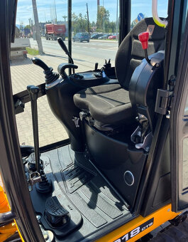 Mini rýpadlo JCB 8018 - 13