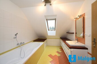 Prodej RD 4+kk, Čelákovice, pozemek 449 m2, Praha - Východ - 13