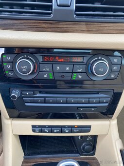 BMW X1 stav nového vozu, najeto jen 25 000km - 13