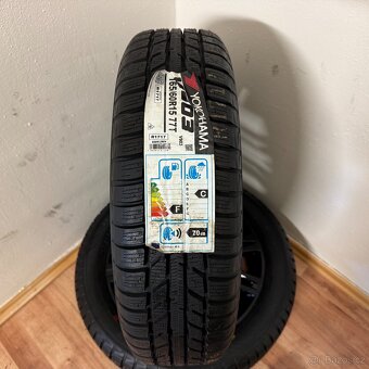 NOVÁ TOYOTA AYGO 4x100 R15 ET35+ZIMNÍ 165/60R15 8,5mm BLACK - 13