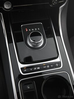 Jaguar XE, 25t 2,0/177kW 1.maj - 13