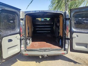 Opel Vivaro 1.9 DCi klima tažné 3místa - 13