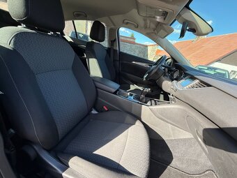 Opel Insignia 1.5Turbo 121kw (119.000km) TOP STAV - 13