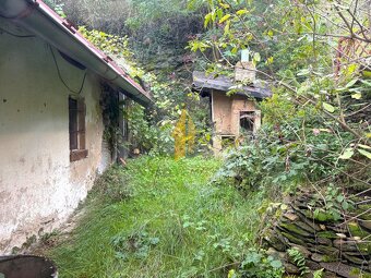 Prodej rodinného domu se zahradou v obci Bošice u Svojšic, 4 - 13