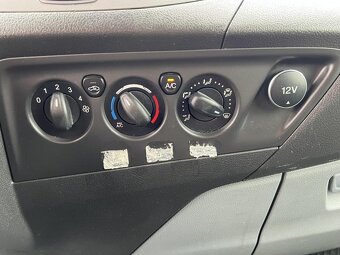 Prodám Ford Transit Custom 2.2TDCi,74 kw. L1H1. Nové v ČR, p - 13