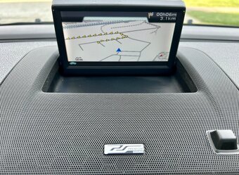 VOLVO 2.0D3 110KW 5VÁLEC MANUÁL KUŽE-XENON-NAVI-VYHŘEV - 13