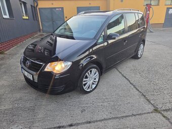 Dobrý den nabízím k prodeji krásný rodiny vůz Volkswagen Tou - 13