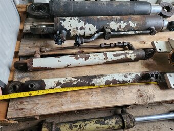 Hydraulické čerpadlo + pístnice - 13