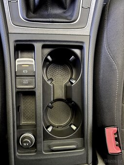 Volkswagen Golf,  1.2 TSi 77 kW 1.MAJITEL NEHAVAR. SERVISKA - 13