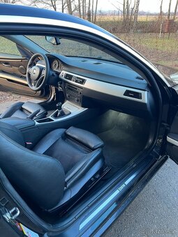 BMW e92 325i 160kW Manuál REZERVACE DO  7.1 - 13