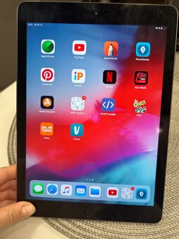 Apple iPad Air (2013) 16GB - 13