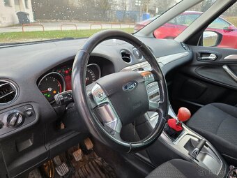 Ford Galaxy 2.0TDCI, 103kw, 7míst. - 13