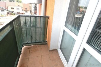 Pěkný 2+1, 60,4  m2, v cihlovém domě, se dvěma balkony, Žate - 13