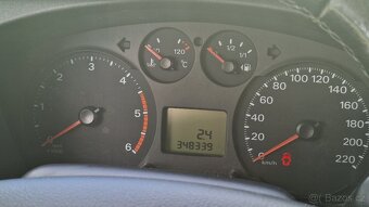 FORD TRANSIT TOURNEO - Spolehlivý společník na cesty s vesta - 13