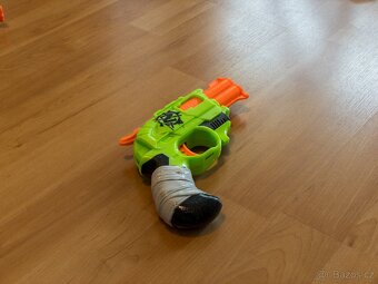 Velká sada 7 zbraní a příslušenství Nerf - 13