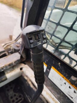 Šmykový nakladač Bobcat S185, Špz. - 13