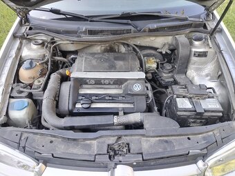 Volkswagen Golf 1.6 (2001) - 13