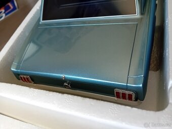 Dodge Challenger R/T a Ford Mustang  1:12 Ottomobile - 13