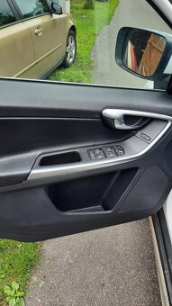 Volvo XC60 2.4D Automat-175hp r.2010 výbava Summum - 13