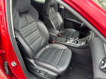MG EHS PHEV Luxury 1.5 190kW AUT. Panorama Full LED Kamera - 13