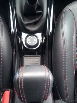 Peugeot 2008 GT LINE 1,2 81kw, NAVIGACE - 13