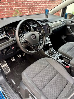 Volkswagen Touran 1.6 TDi, 85 kw, 2018, 126tkm, HIGHLINE - 13