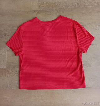 Tommy Jeans dámské tričko vel. M - 13