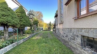 Rodinný dům 230 m2 o dispozici 2x bytová jednotka s garáží n - 13