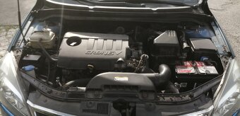 Kia Ceed kombi 1.6 CRDi , r. 2010 facelift, servis, STK, atd - 13