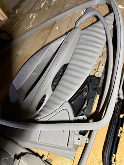 Mercedes W211 E-class interier - 13