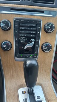 VOLVO XC60 D5 AWD - 13