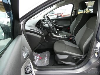 Ford Focus 1.6i 92kW serviska, klima - 13