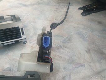 VW TOURAN CROSS 2007 - 13