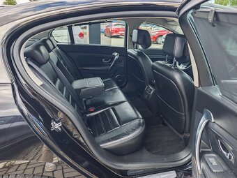 Latitude INITIALE PARIS 3.0 V6 dCi240 Automat 177kW - 13