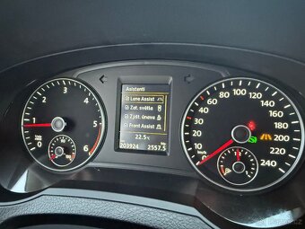 VW SHARAN 2.0 TDi DSG NAVI KAMERA WEBASTO TAŽNÉ 7 MÍST - 13