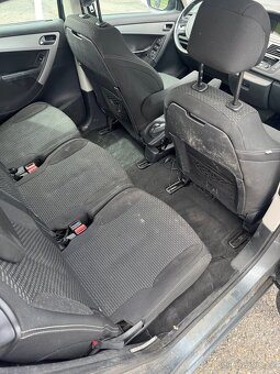 Citroen C4 Picasso 7 míst - 13
