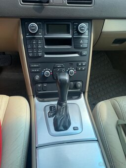 Volvo XC90 2.4 AUT MOMENTUM, KŮŽE 7 MÍST TOP STAV - 13
