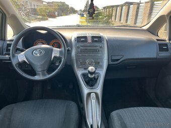 Toyota Auris 2.0D - 13