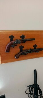 Repliky pistolí,kovaný stojan na sklenice - 13