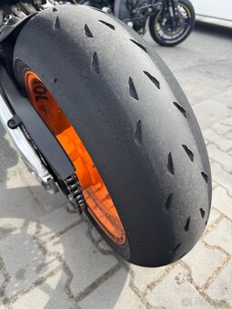 Honda CBR 1000 RR Fireblade Repsol - 13